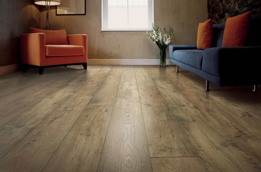 Good tips for choosing high-quality laminate flooring that looks good and lasts a long time.